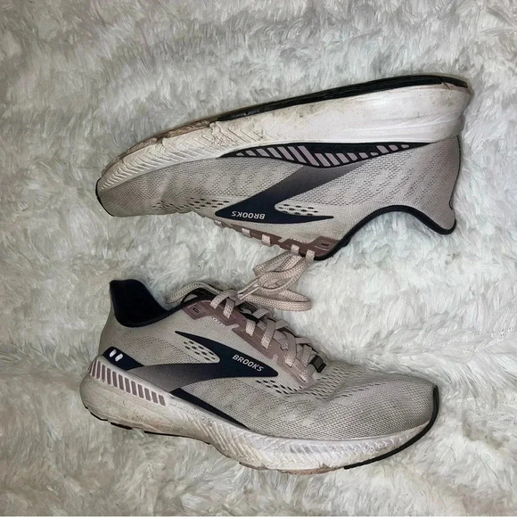 Brooks Womens size 8 Launch 8 Pink and Blue Running Sneaker Brooks Reastart - Picture 3 of 9